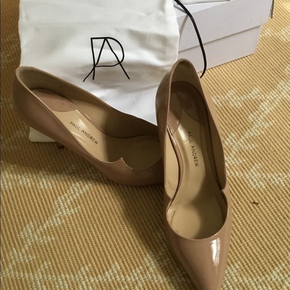 Beautiful Paul Andrew Nude Patent Leather Pumps - Picture 1 of 5
